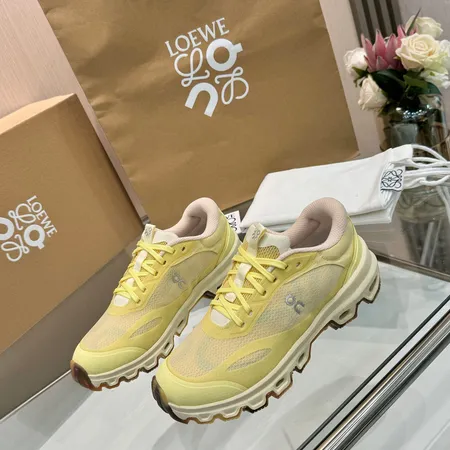 ロエベ スニーカー