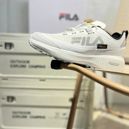 フィラ スニーカー