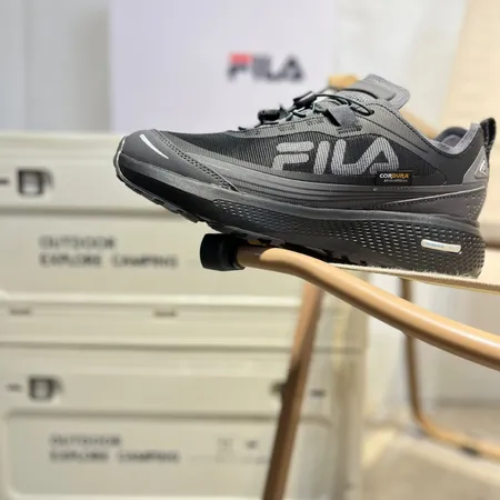 フィラ スニーカー