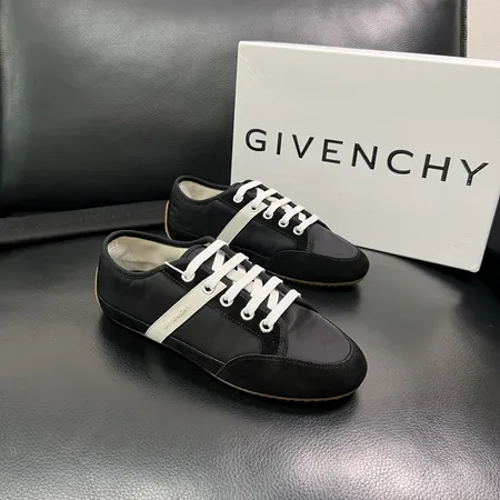 ジバンシィ カジュアルシューズ