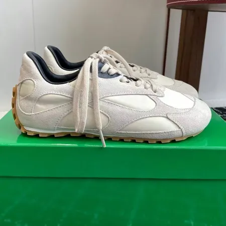 ボッテガ ヴェネタ カジュアルシューズ