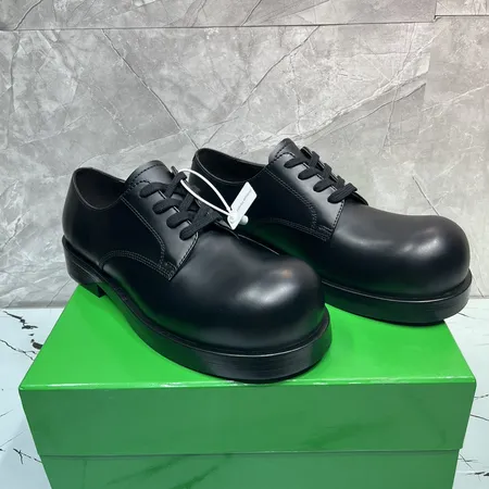 ボッテガ ヴェネタ カジュアルシューズ