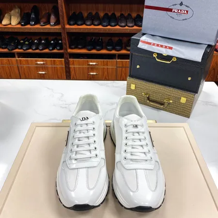 プラダ カジュアルシューズ
