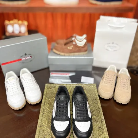 プラダ カジュアルシューズ