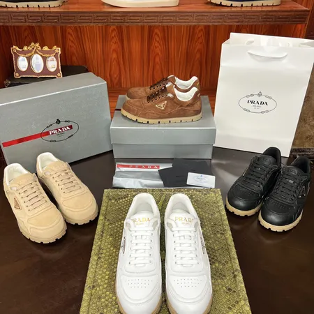 プラダ カジュアルシューズ