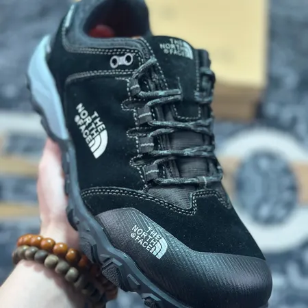 ノースフェイス スニーカー