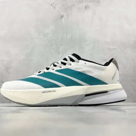 アディダス スニーカー