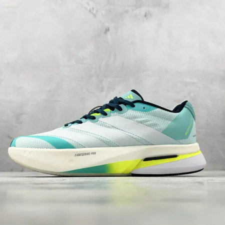 アディダス スニーカー