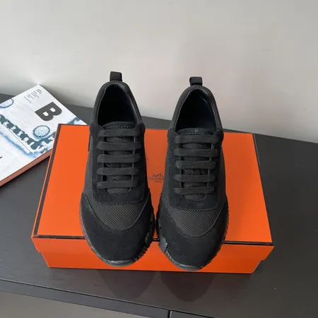 エルメス スニーカー