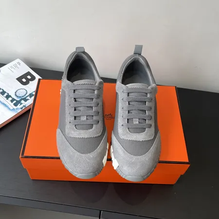 エルメス スニーカー