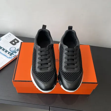 エルメス スニーカー