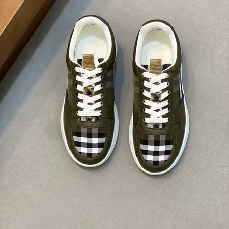 バーバリー ス カジュアルシューズ