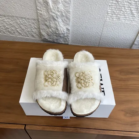 ロエベ スリッパ