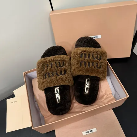 ミュウミュウ スリッパ