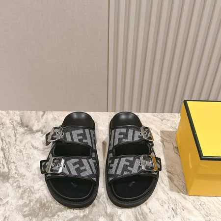 フェンディ スリッパ