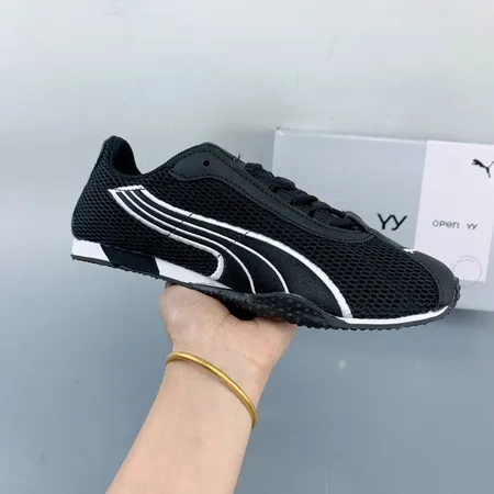 プーマ スニーカー