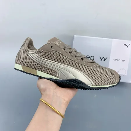 プーマ スニーカー