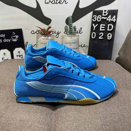 プーマ スニーカー