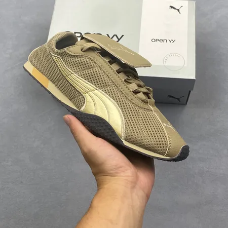 プーマ スニーカー