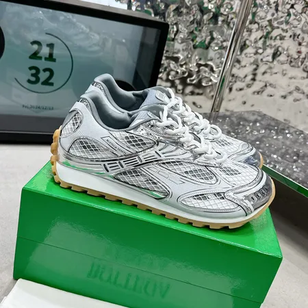 ボッテガ ヴェネタ スニーカー