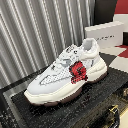 ジバンシィ スニーカー