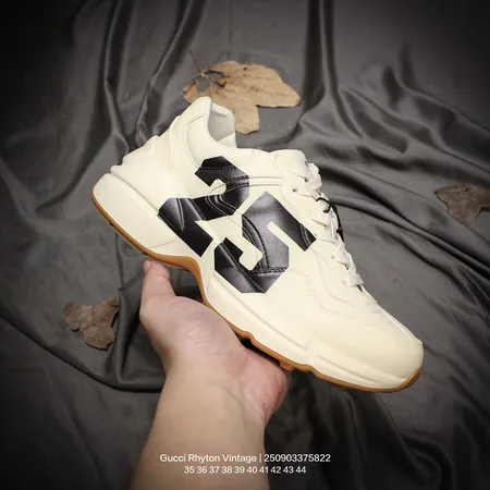 グッチ スニーカー