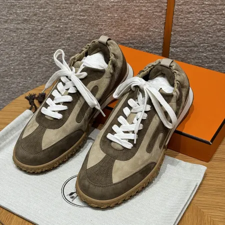 エルメス スニーカー