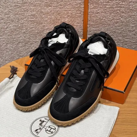 エルメス スニーカー