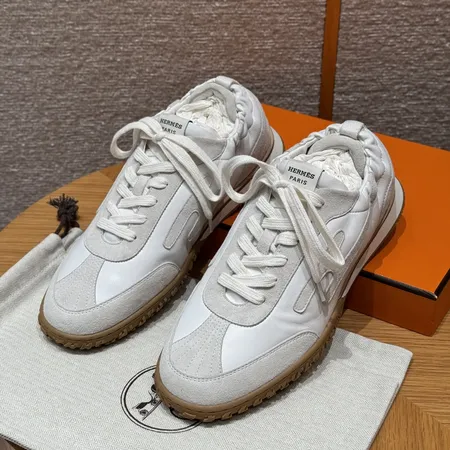 エルメス スニーカー