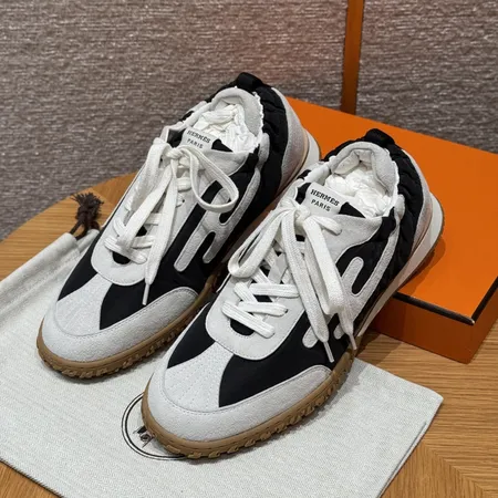 エルメス スニーカー
