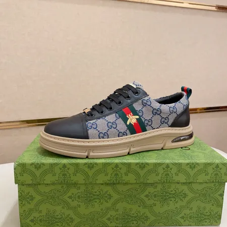 グッチ カジュアルシューズ