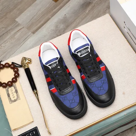 グッチ カジュアルシューズ