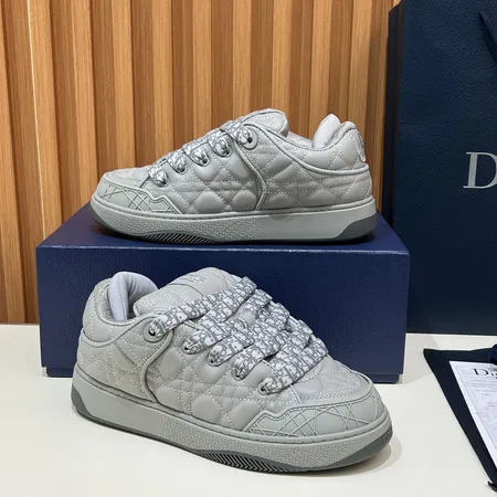 ディオール カジュアルシューズ