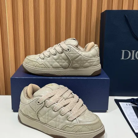 ディオール カジュアルシューズ