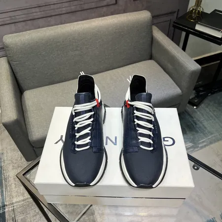 ジバンシィ スニーカー