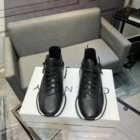 ジバンシィ スニーカー