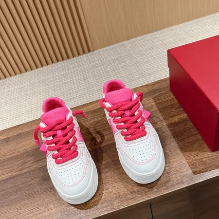 ヴァレンティノ カジュアルシューズ