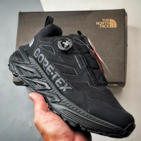 ノースフェイス スニーカー