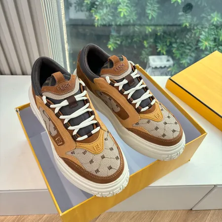 フェンディ カジュアルシューズ