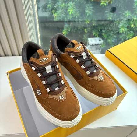 フェンディ カジュアルシューズ