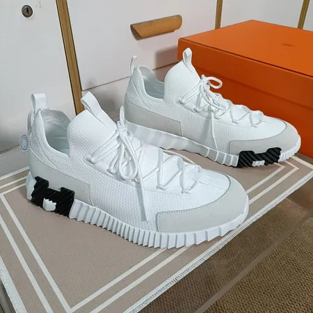 エルメス スニーカー