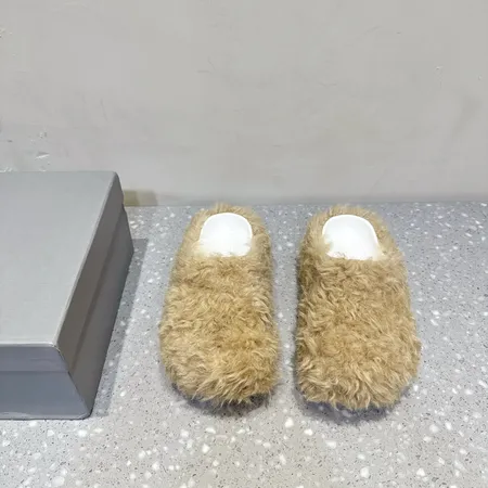 バレンシアガ スリッパ