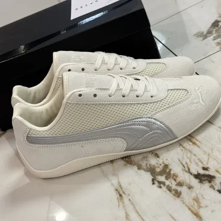 プーマ スニーカー