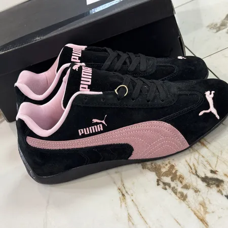 プーマ スニーカー