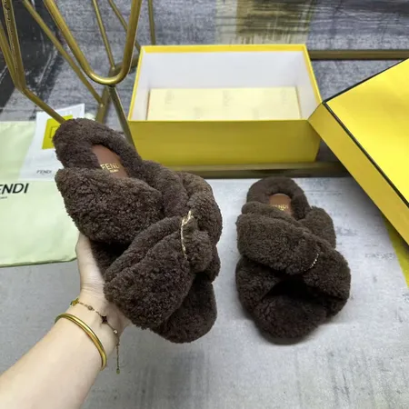 フェンディ スリッパ