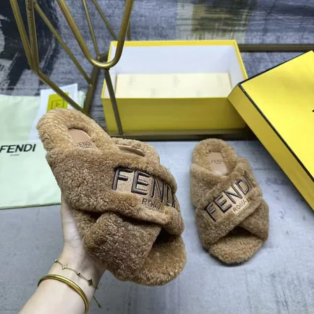 フェンディ スリッパ