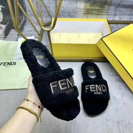 フェンディ スリッパ