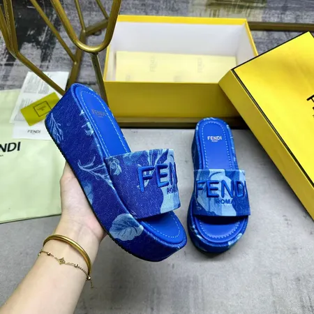 フェンディ スリッパ