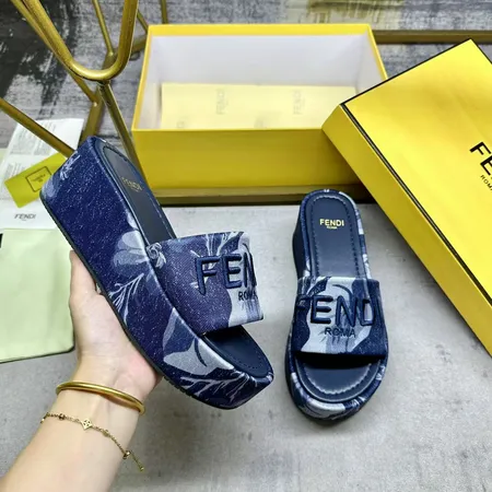 フェンディ スリッパ