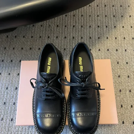 ミュウミュウ ビジネスシューズ